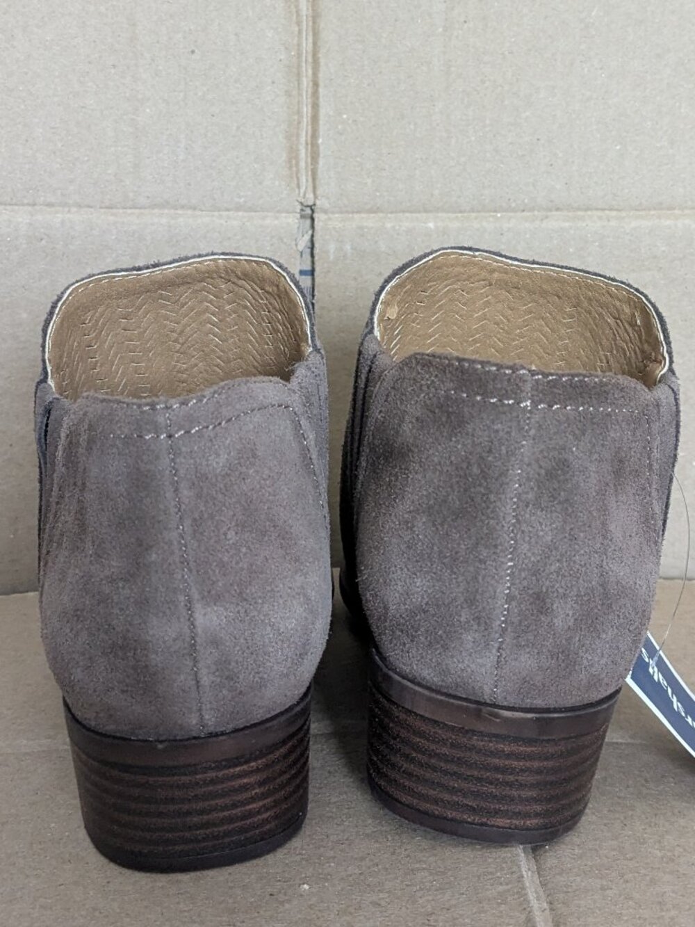 Lucky Brand Basel Women's Suede Booties Size 8 Taupe Side Slit Ankle Boots New - Picture 6 of 11
